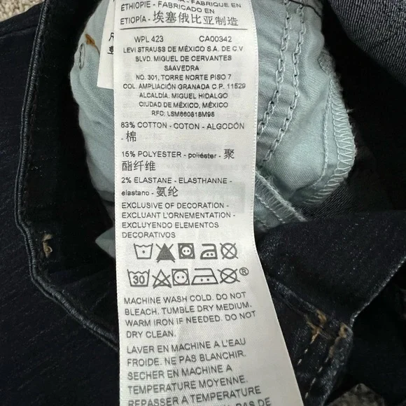 ⭐️ Firm Price ⭐️ NWOT Levi’s Modern Boot Cut irregular fit - Picture 6 of 6